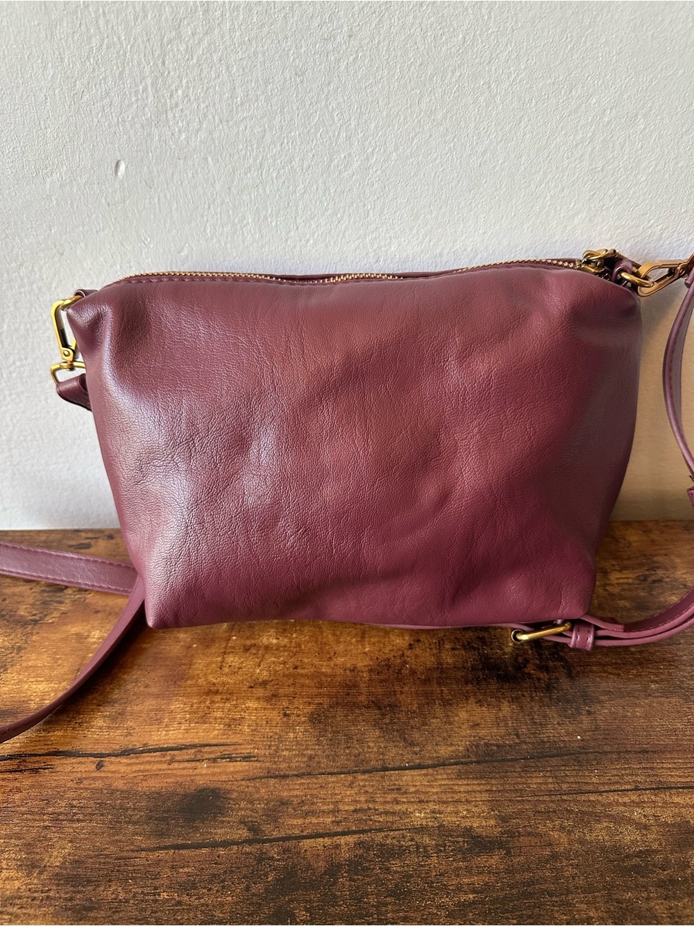 Steve Madden Burgundy Red Crossbody Bag Soft Faux Leather Suede-Like Int. NWOT - Picture 5 of 6